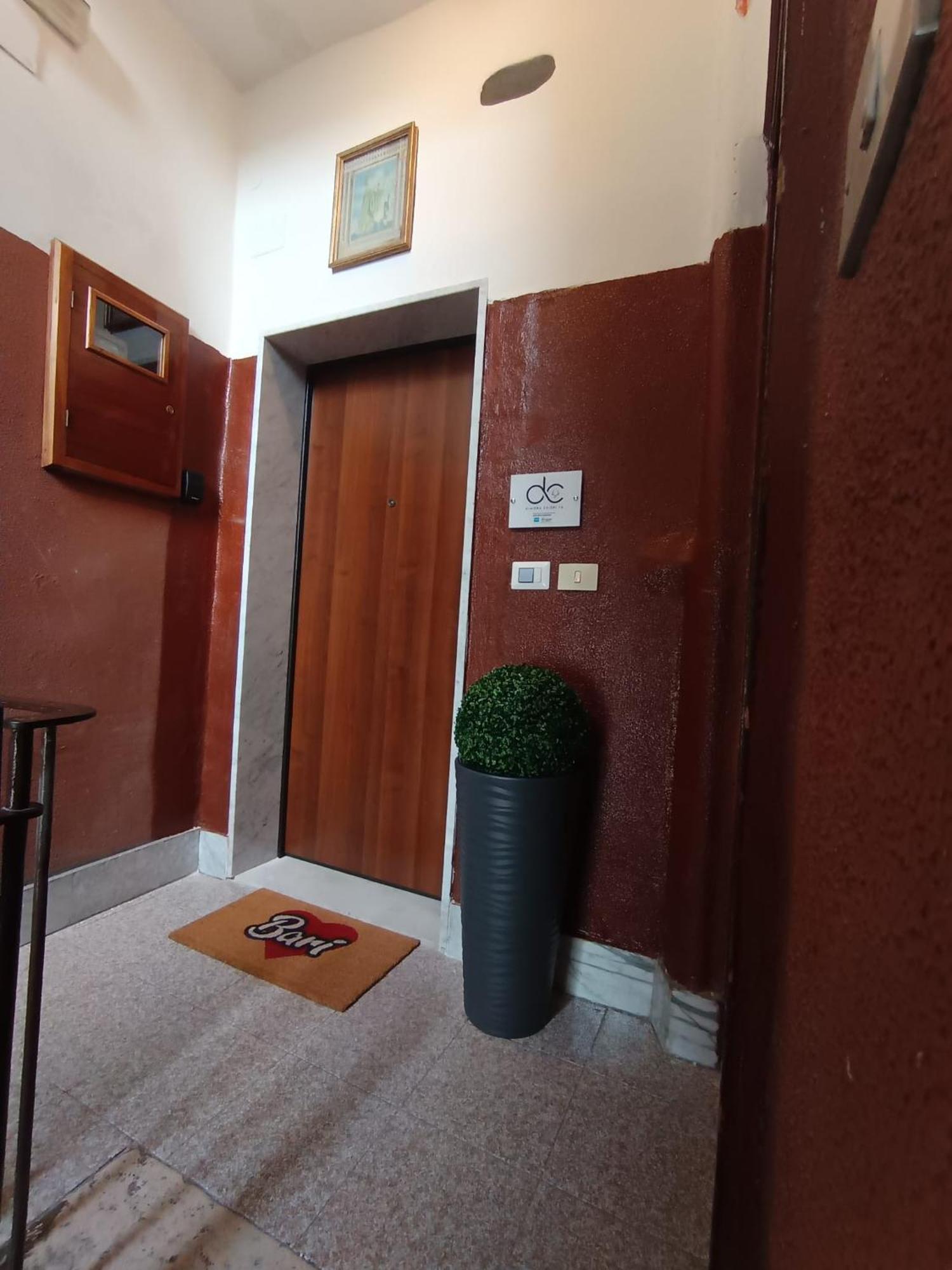 Dimora Crispi 70 Apartment Bari Ngoại thất bức ảnh