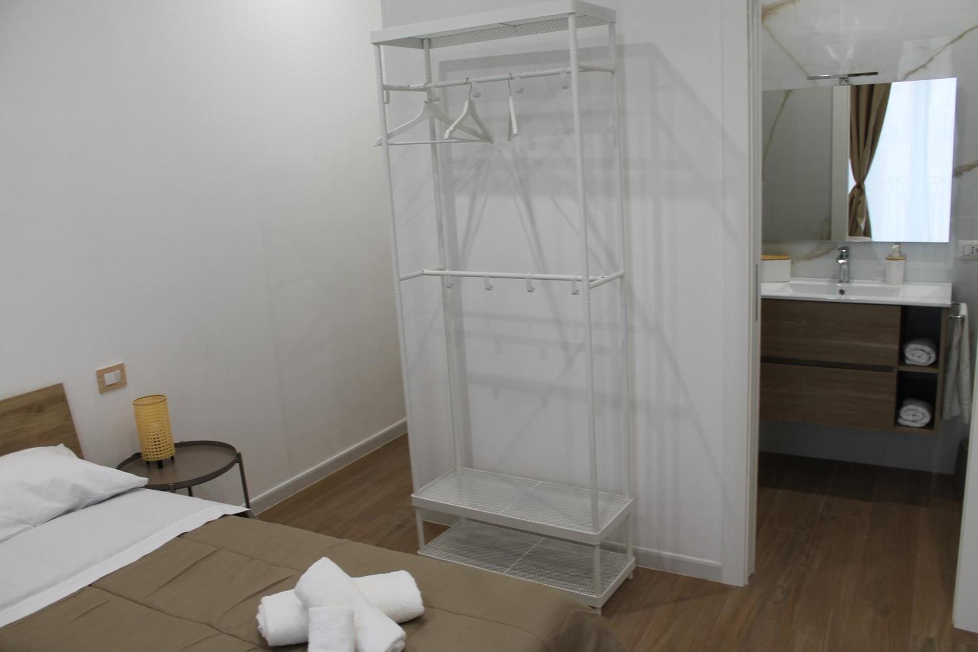 Dimora Crispi 70 Apartment Bari Ngoại thất bức ảnh