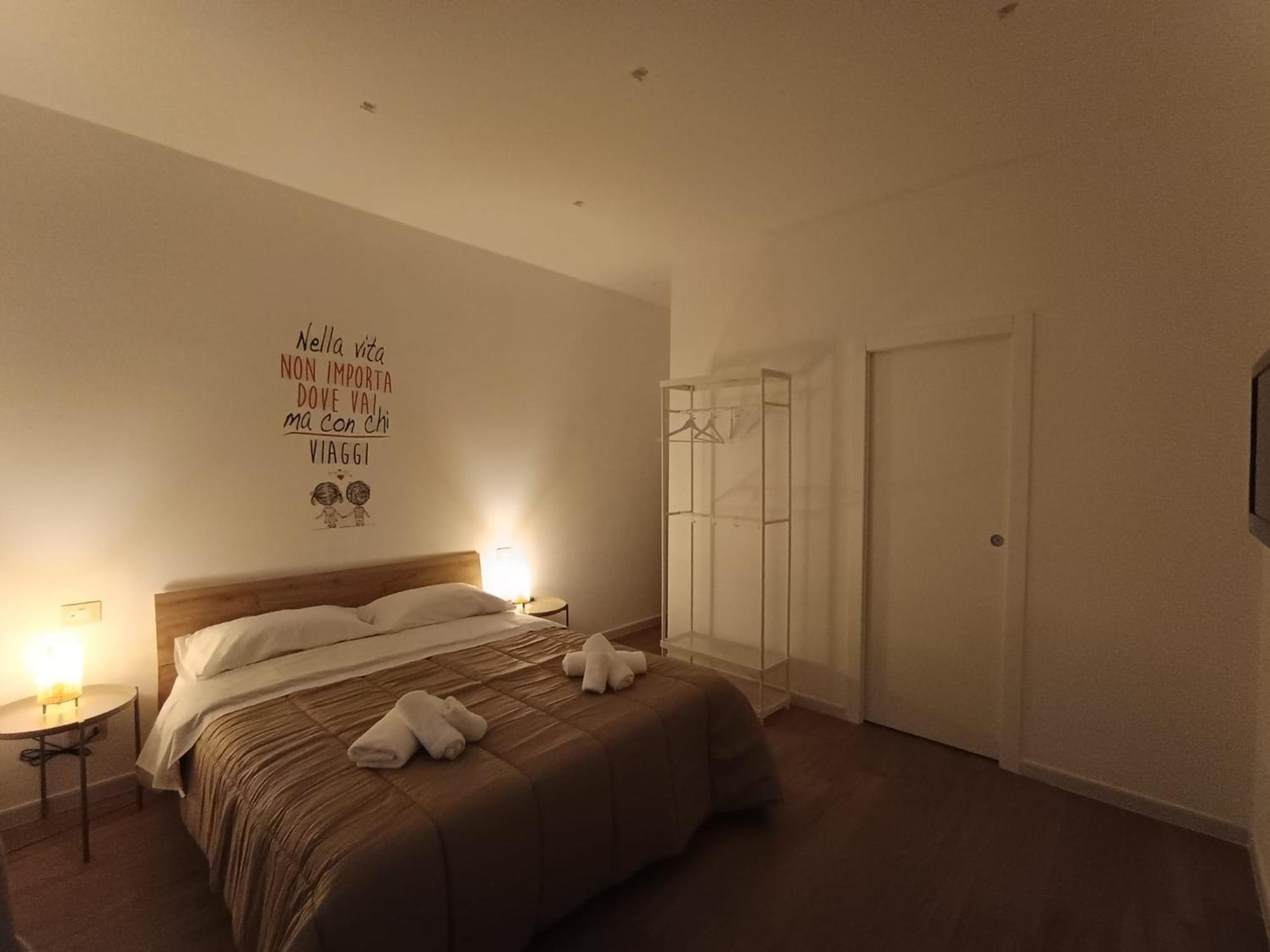 Dimora Crispi 70 Apartment Bari Ngoại thất bức ảnh