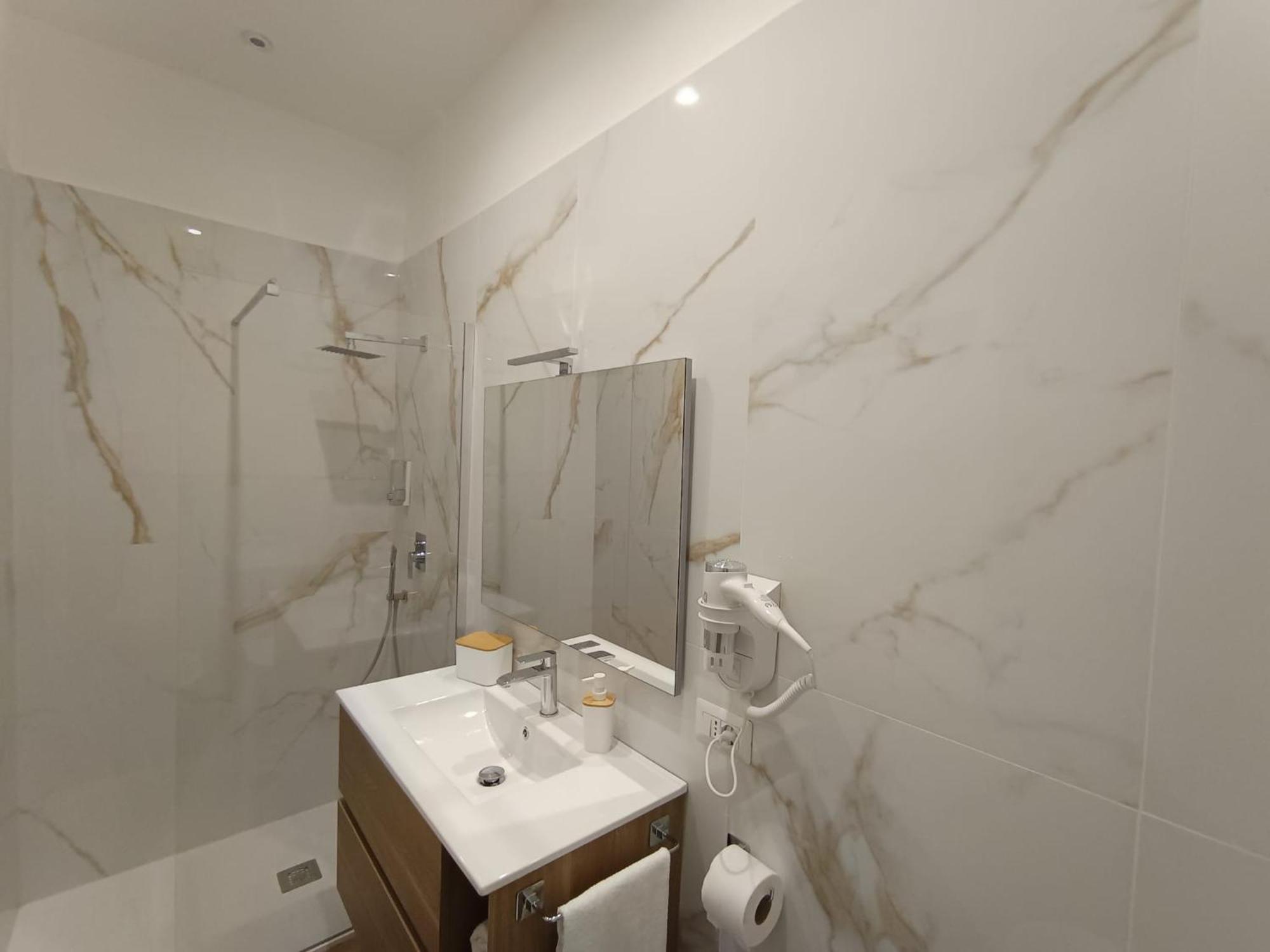 Dimora Crispi 70 Apartment Bari Ngoại thất bức ảnh
