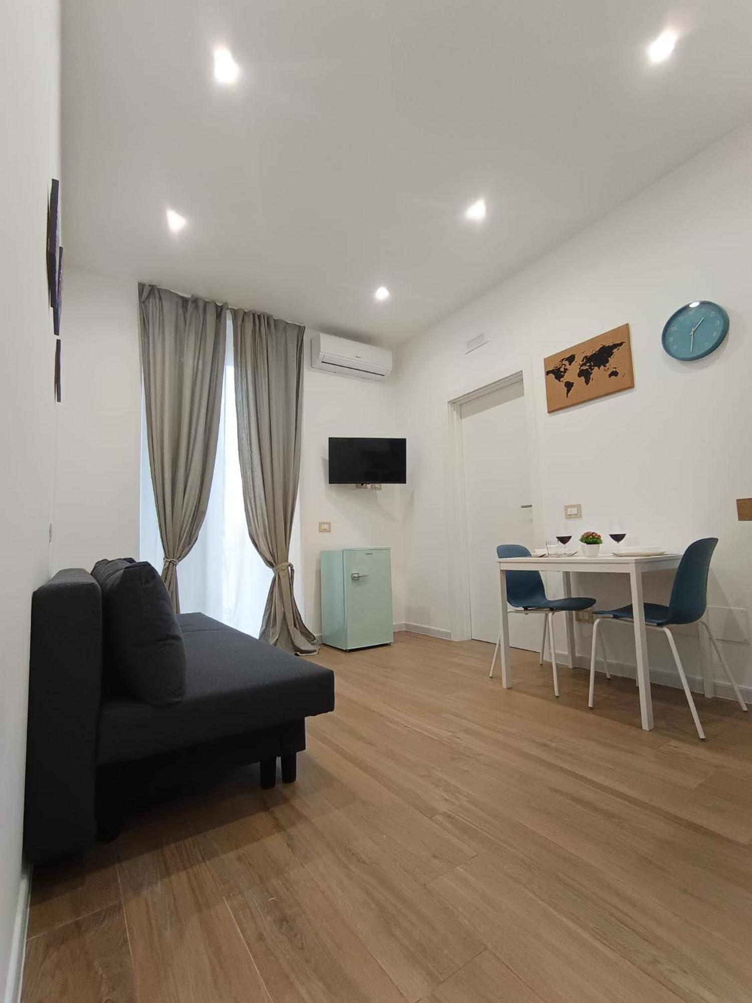 Dimora Crispi 70 Apartment Bari Ngoại thất bức ảnh